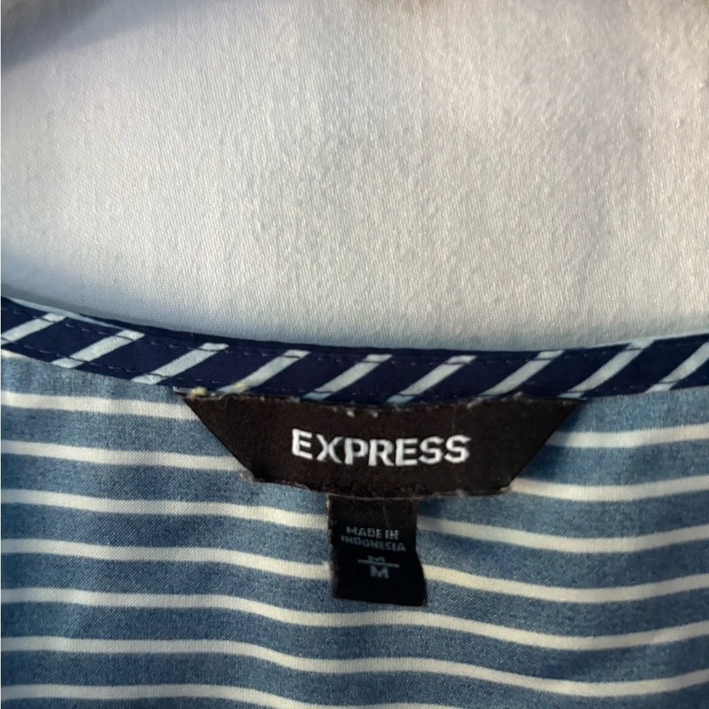 Express Navy & white‎ Striped Women's M cap sleeved top. - Picture 2 of 7
